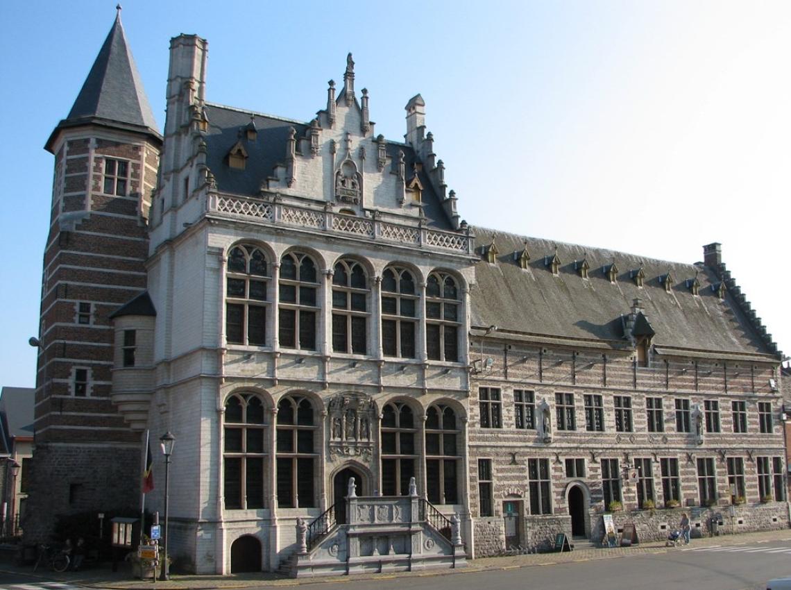 historisch stadhuis Zoutleeuw